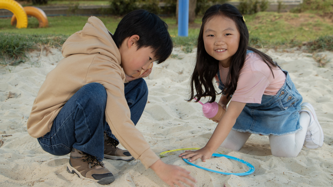 Kids Sand Pit Image 2