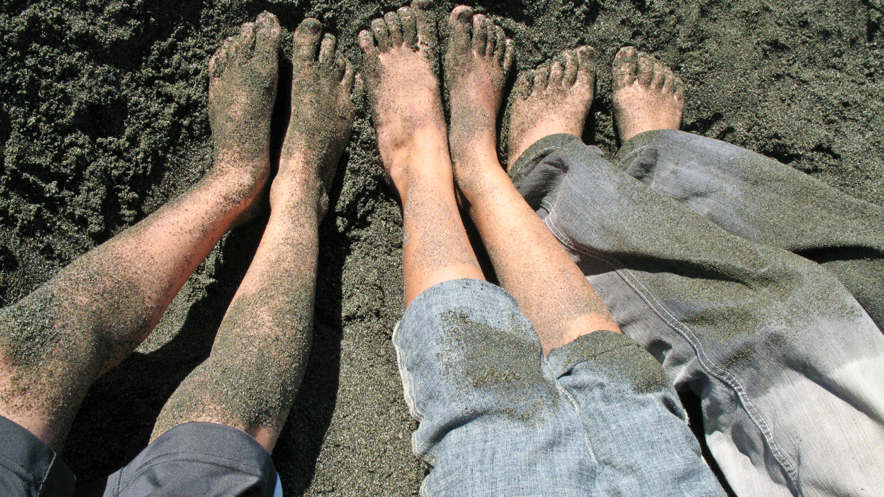 Kids Sand Pit Image 1